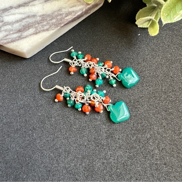 Green Onyx and Carnelian Earrings Cluster Long dangle - Picture 5 of 6